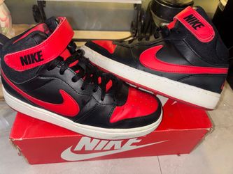 Nike High-Top Sneakers Black and Red