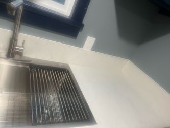 Granito blanco 9ft x 2ft con back splash