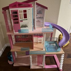 Barbie Dream house 