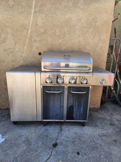 BBQ Grill with prep table