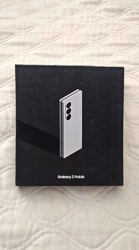 Samsung Galaxy Z Fold 6 (Unlocked) 256GB - Silver Shadow