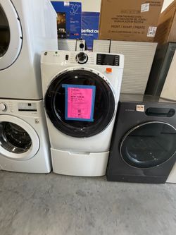 GE Front Load GAS Dryer with Pedestal
