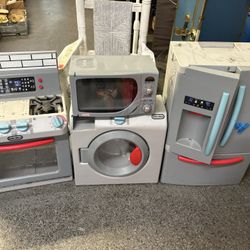 4 pc little tikes kitchen set