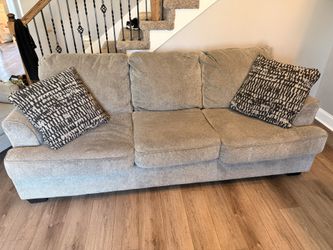 Loveseats With Pillows