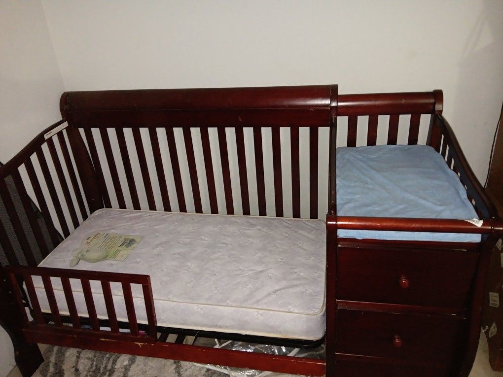 4 In One Kids Bed With Changing Table And Pad