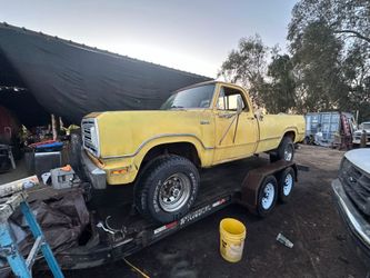 1973 Dodge 200 Adventure 4X4 Truck