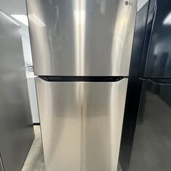 LG 30” Top Freezer Refrige Model: LTCS20020S