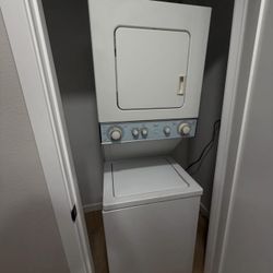 Whirlpool Washer & Dryer ELECTRIC Set - Read Description (Open to Offers!)