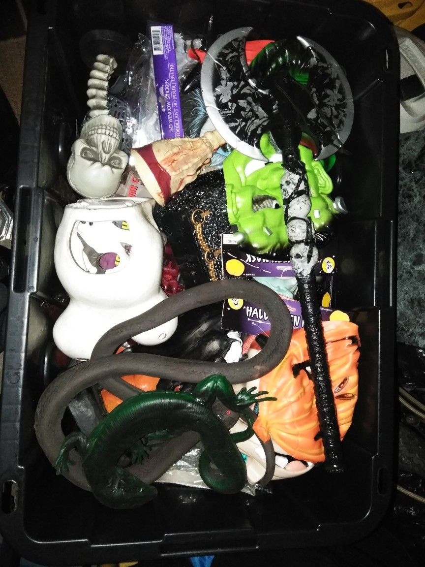 Assorted Halloween items