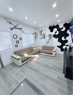 Modern sectional sofa