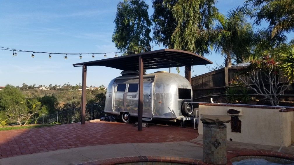 Stylishly Renovated 60's 17.5 ft Airstream – Perfect Tiny Home or Creative Studio