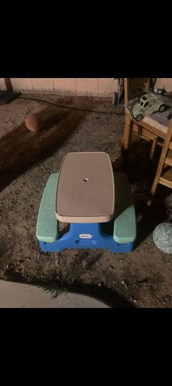 Little Tikes Kids Picnic Table