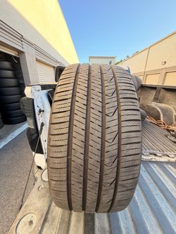 235/40/19 Pirelli Pzero AS plus 3 90%+ tread single (1)