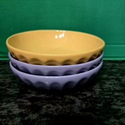 Anthropologie Amelie Latte Portuguese Stoneware Pasta Bowl set features a fluted design and a smooth glaze 8" 