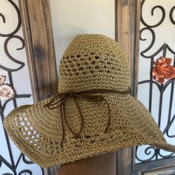 Cute Wide Brim Floppy Straw Sun Hat with Leather Tie