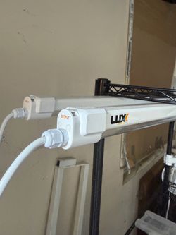 Luxx Clone LED Grow Light 18w – 2 LED Strips Included – 9000K Full Spectrum