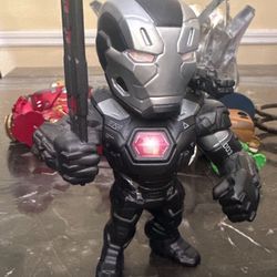 Metal war machine 
