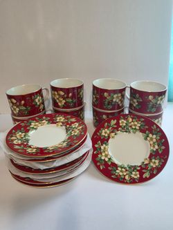​Sakura "Splendor" Christmas Teacup & Saucer Set of 8