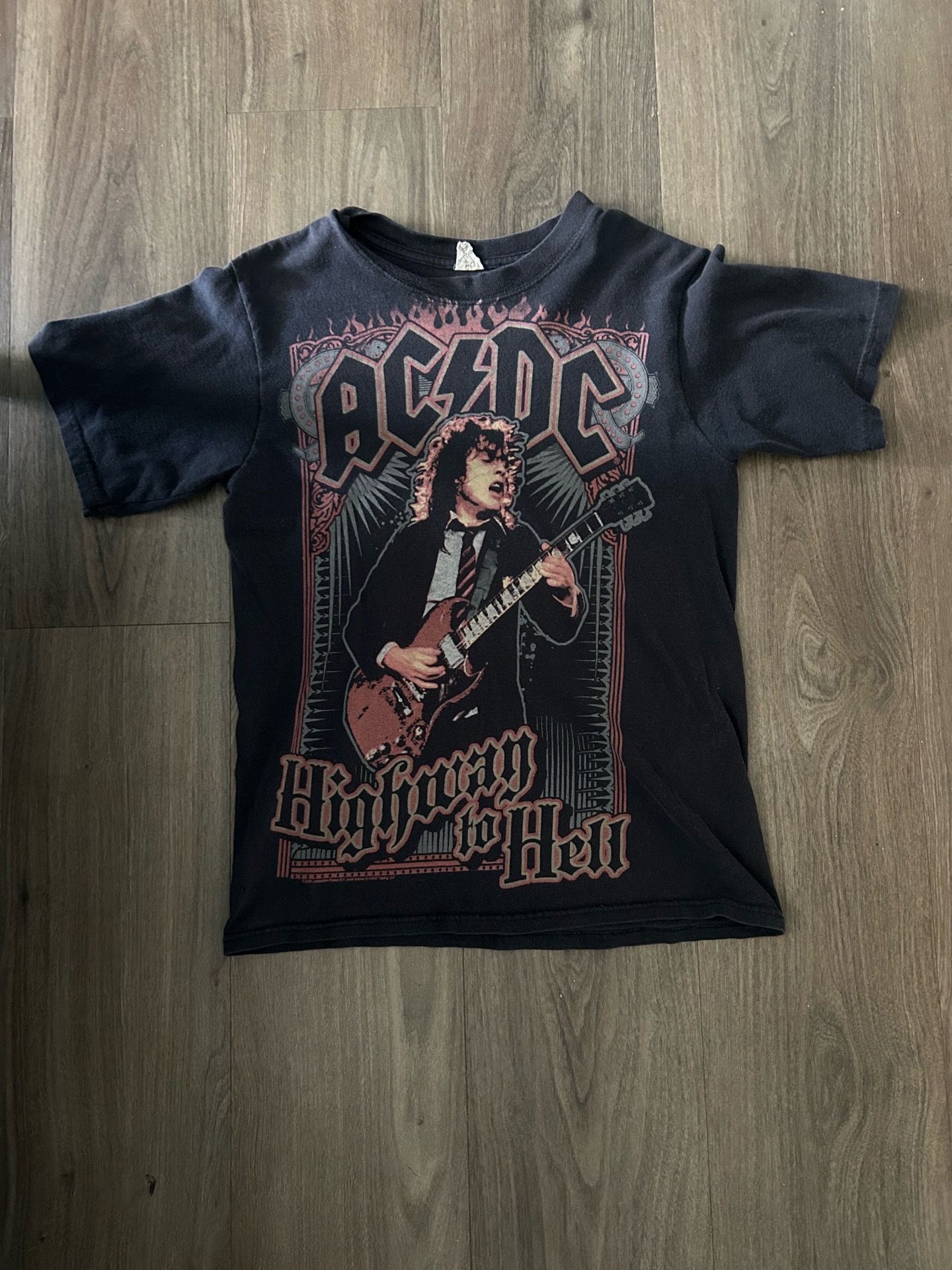Ac dc y2k/vintage band shirt