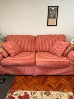 Pull out couch