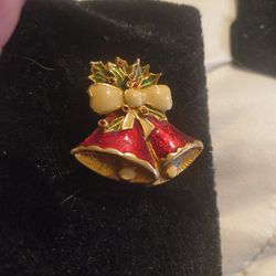 ENAMELED CHRISTMAS BROOCH