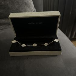 Clover bracelet