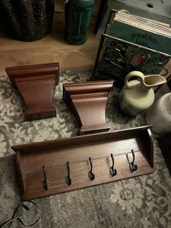 Beautiful Heavy Wood Shelf/coat Hanger With Two Hanging Shelves