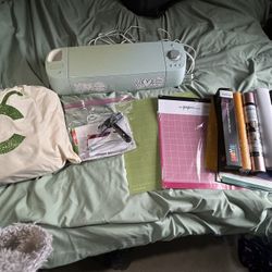  Cricut air 2, Cricut air 2 Press, And Supplies