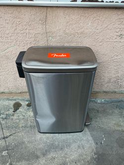 Stainless steel trash can