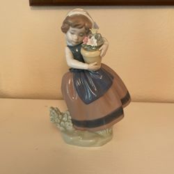 Lladro Figurine 