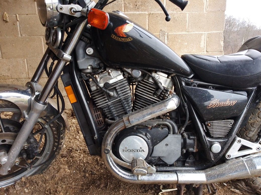 1984 Honda Shadow 700. Garage kept needs battery and tune up.