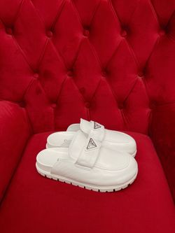 Pr,ada  slipper