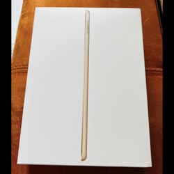 $195 Apple iPad 9.7in with WiFi, 32GB 2017 Newest Model- Gold