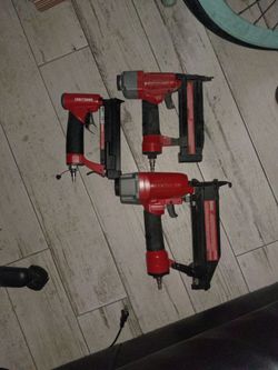 Gas powered RC truck Traxxas 3.3 motor electric start runs and drives needs wheels and miscellaneous parts