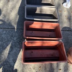Garden plastic deck containers $4