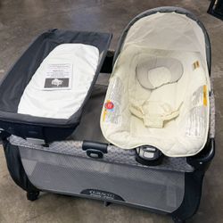Graco Pack 'n Play Quick Connect Portable Seat Deluxe Playard 