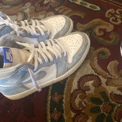Jordan 1 Hyper Royal