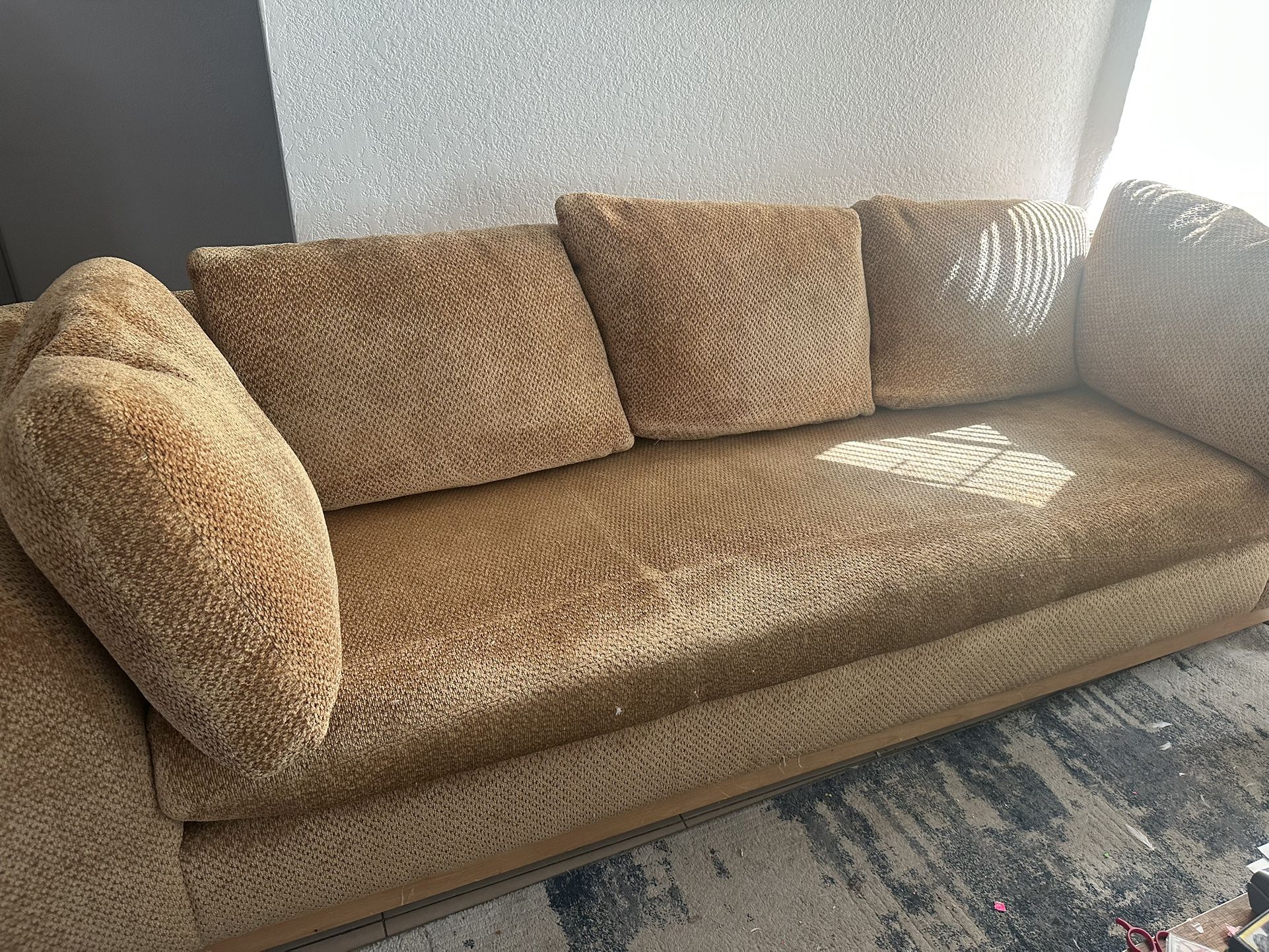 8f Long golden 70s Sofa Couch - Vintage Gold Very Comfortable