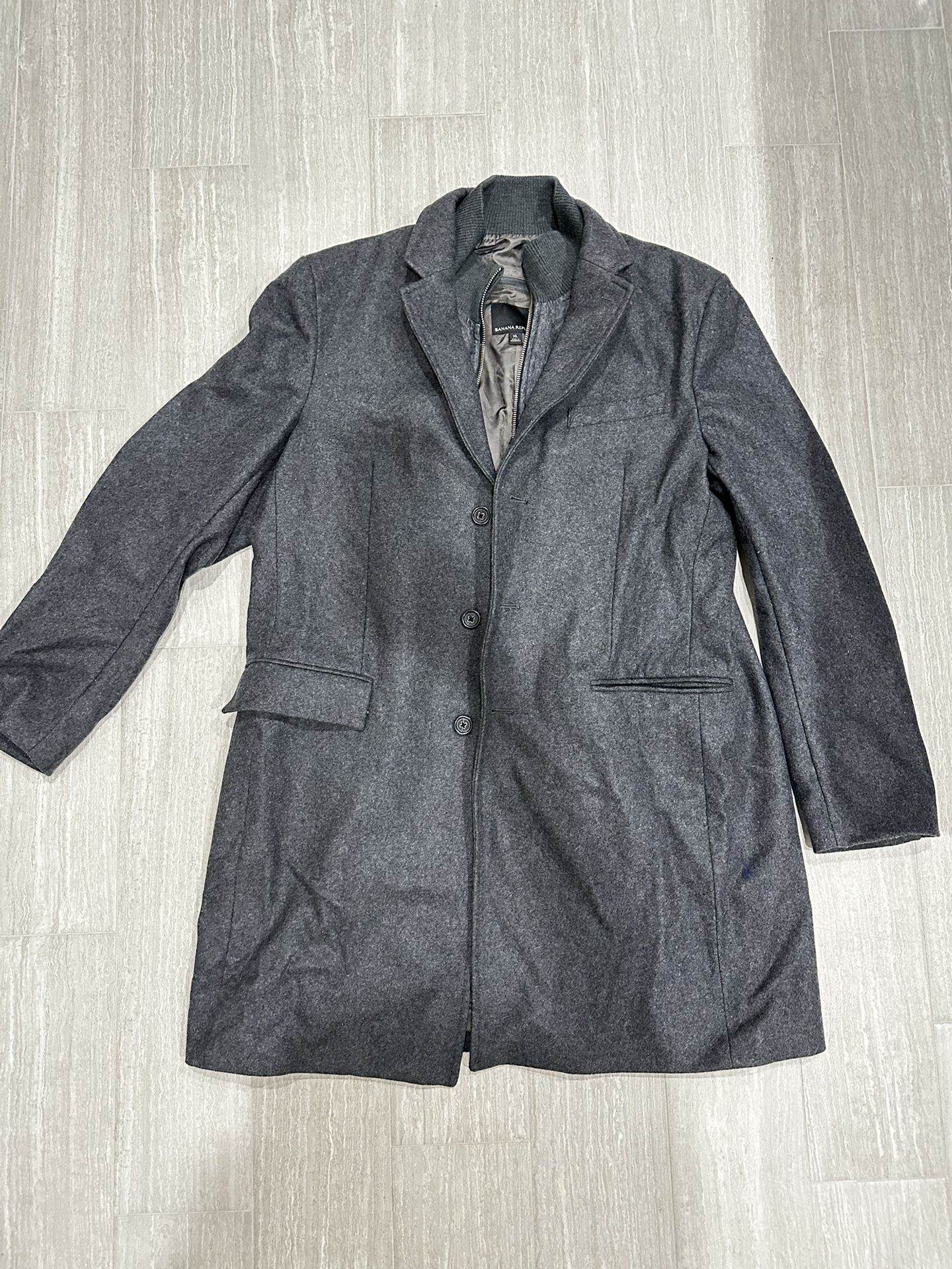 Stylish Banana Republic Wool-Blend Coat (Men’s XL) – $45 Only!
