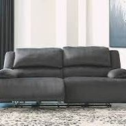 New Ashley Furniture Clonmell Manual Reclining Sofa 