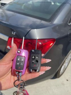 Car Keys N Remotes/ Llaves Con Control