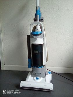 Black and Decker Upright Series Vacuum - Bag less