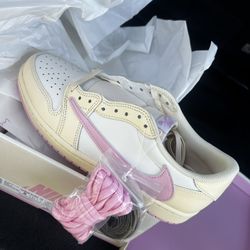 JORDAN X TRAVIS SCOTT AJ 1 LOW OG SP - MUSLIN/ SHY PINK 