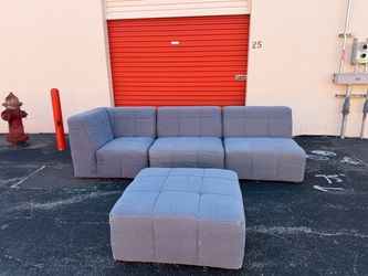 Gray Pottery Barn Teen Modular Sectional w/ Ottoman ^ FREE DELIVERY 🚚
