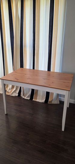 LERHAMN DINING TABLE