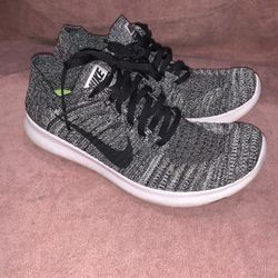 Women’s Shoes Size 8.5 Nike 