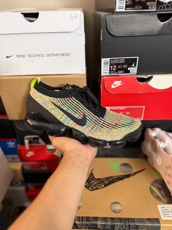 Nike Air VaporMax Flyknit 3 Multi-Color size 11 VNDS