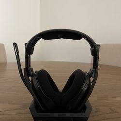 Astro Gaming - A50 Gen 4 Wireless Gaming Headset for Xbox One, Xbox Series XIS, and PC 