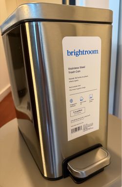 Brightroom trash can