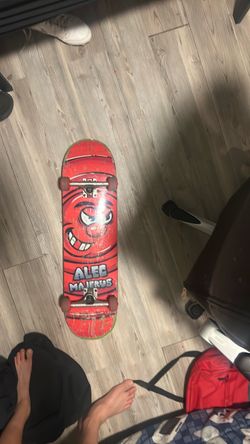 Skateboard size 8.5